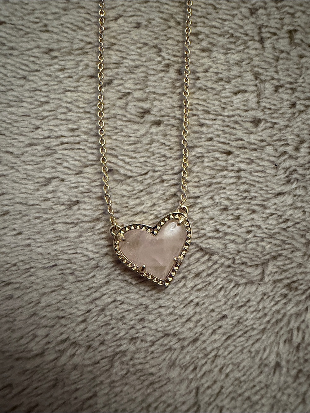 ‼️BRAND NEW‼️ Kendra Scott Gold Heart Necklace with Pink Stone